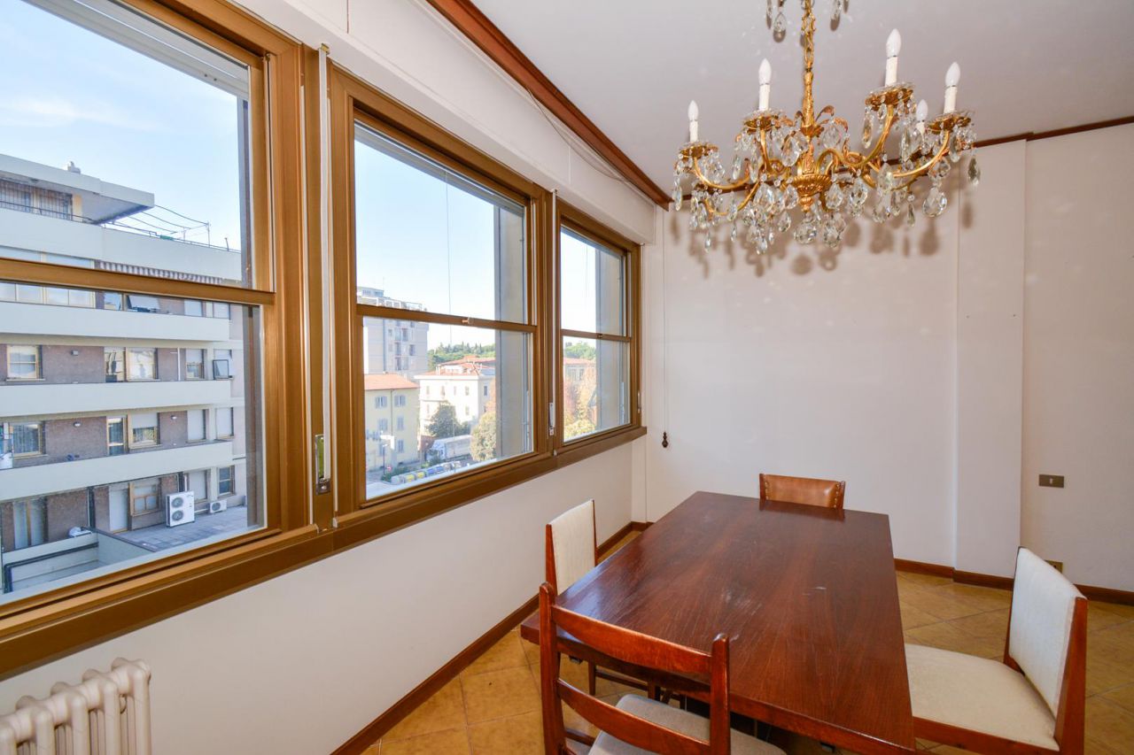 Appartamento con box in via vittorio veneto, Arezzo