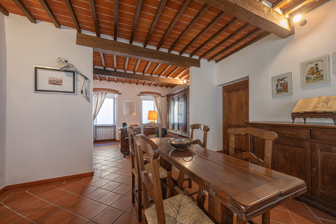 Appartamento ristrutturato in via degli albergotti, Arezzo