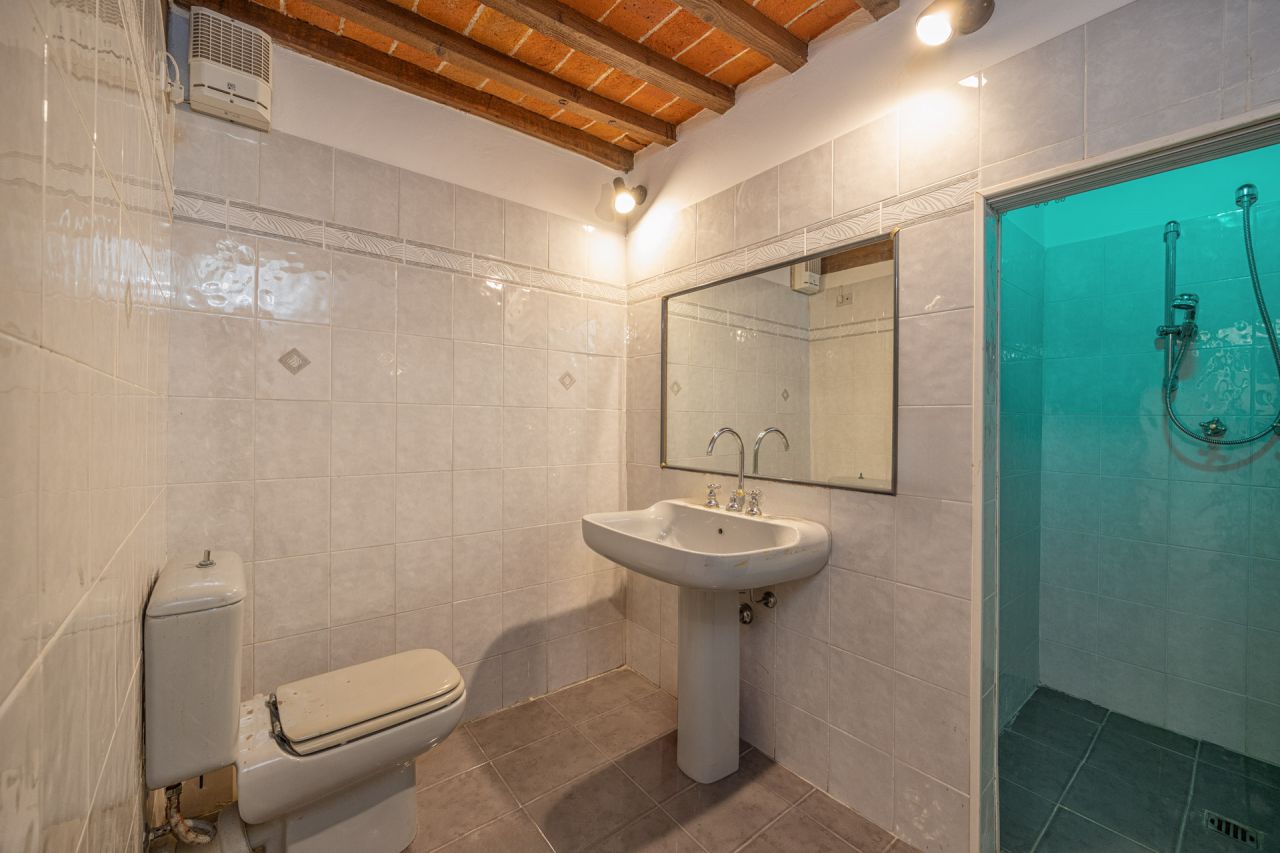 Appartamento ristrutturato in via degli albergotti, Arezzo