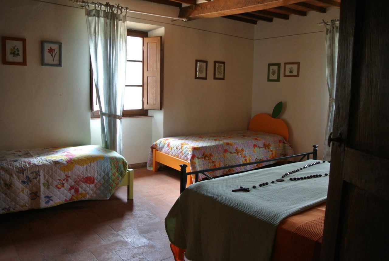 Casa indipendente con giardino in strada provinciale della rassinata, Arezzo