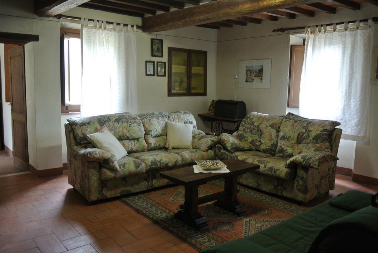 Casa indipendente con giardino in strada provinciale della rassinata, Arezzo