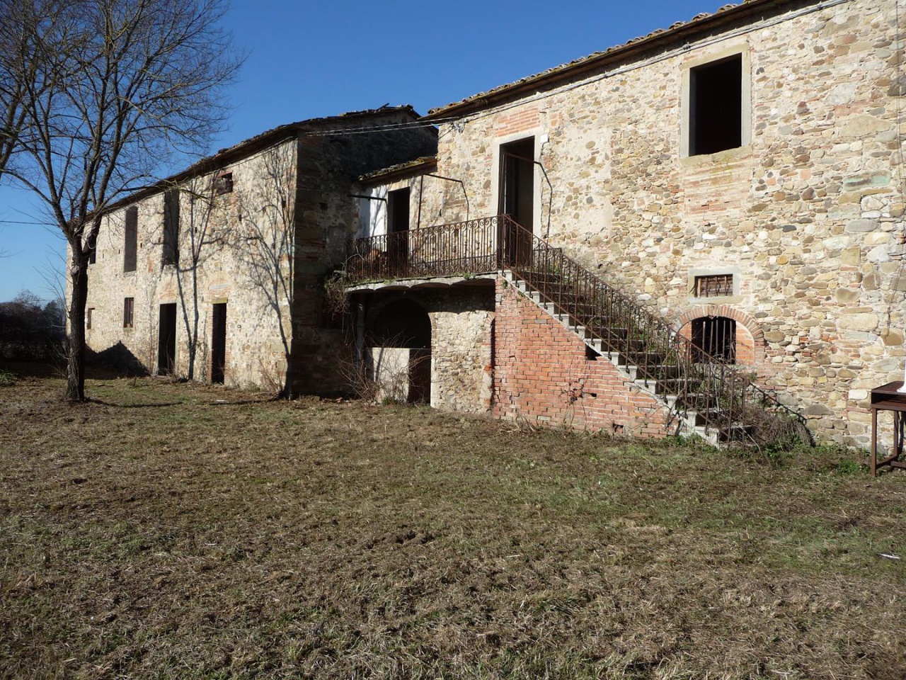 Rustico da ristrutturare in via setteponti, Arezzo