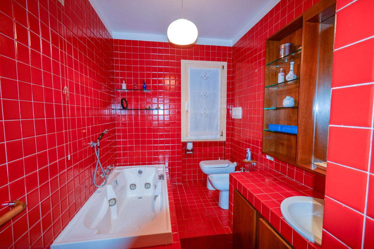 Appartamento con giardino in localit� ceciliano, Arezzo