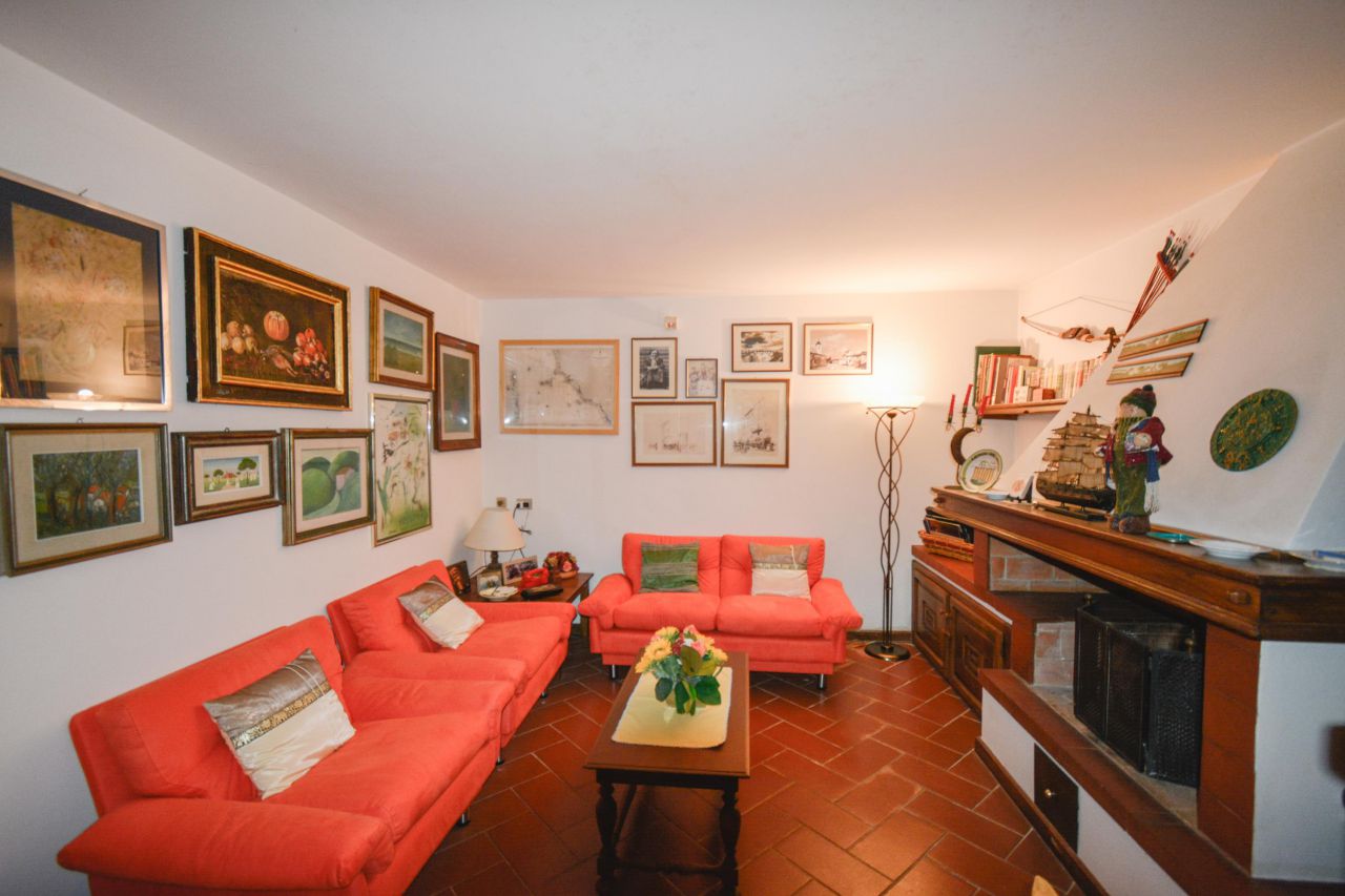 Appartamento con giardino in localit� ceciliano, Arezzo