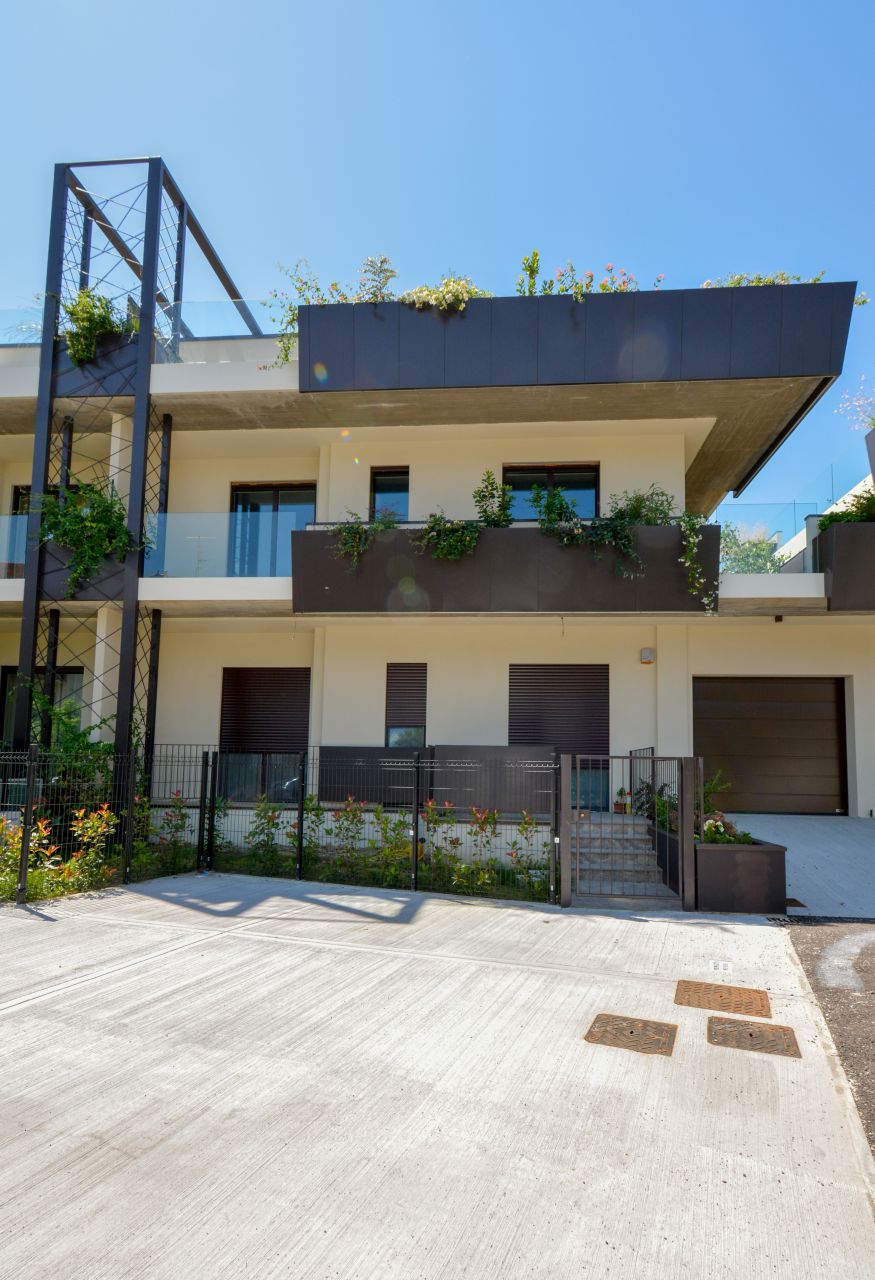 Quadrilocale con terrazzo in via francesco redi, Arezzo