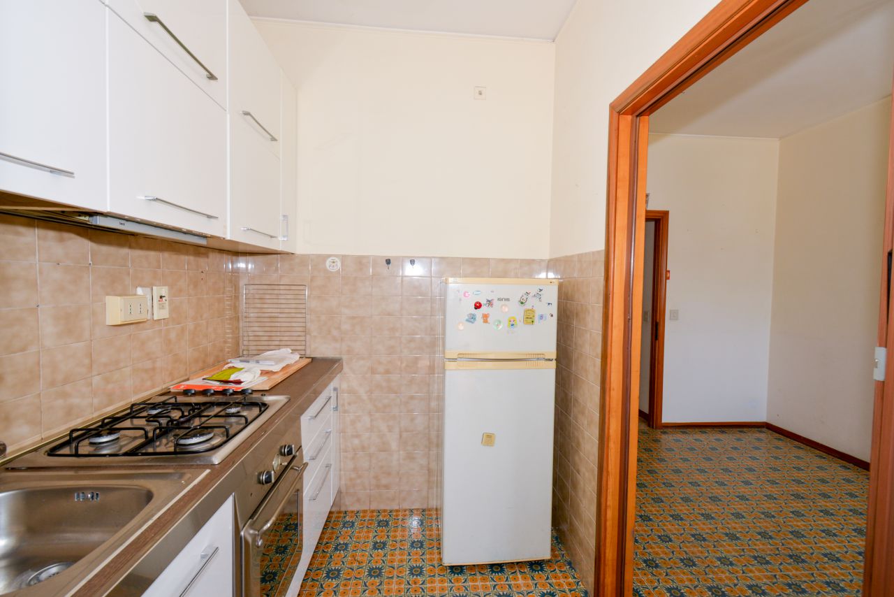 Appartamento con terrazzo in via leon battista alberti, Arezzo