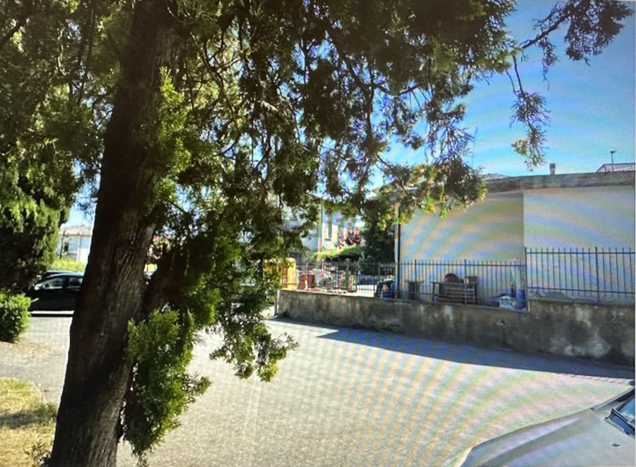 Attivit� commerciale in vendita a Civitella in Val di Chiana
