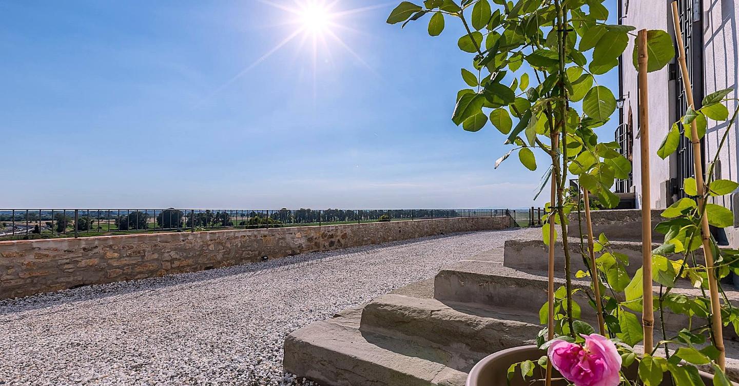 Rustico con giardino a Vecchiano