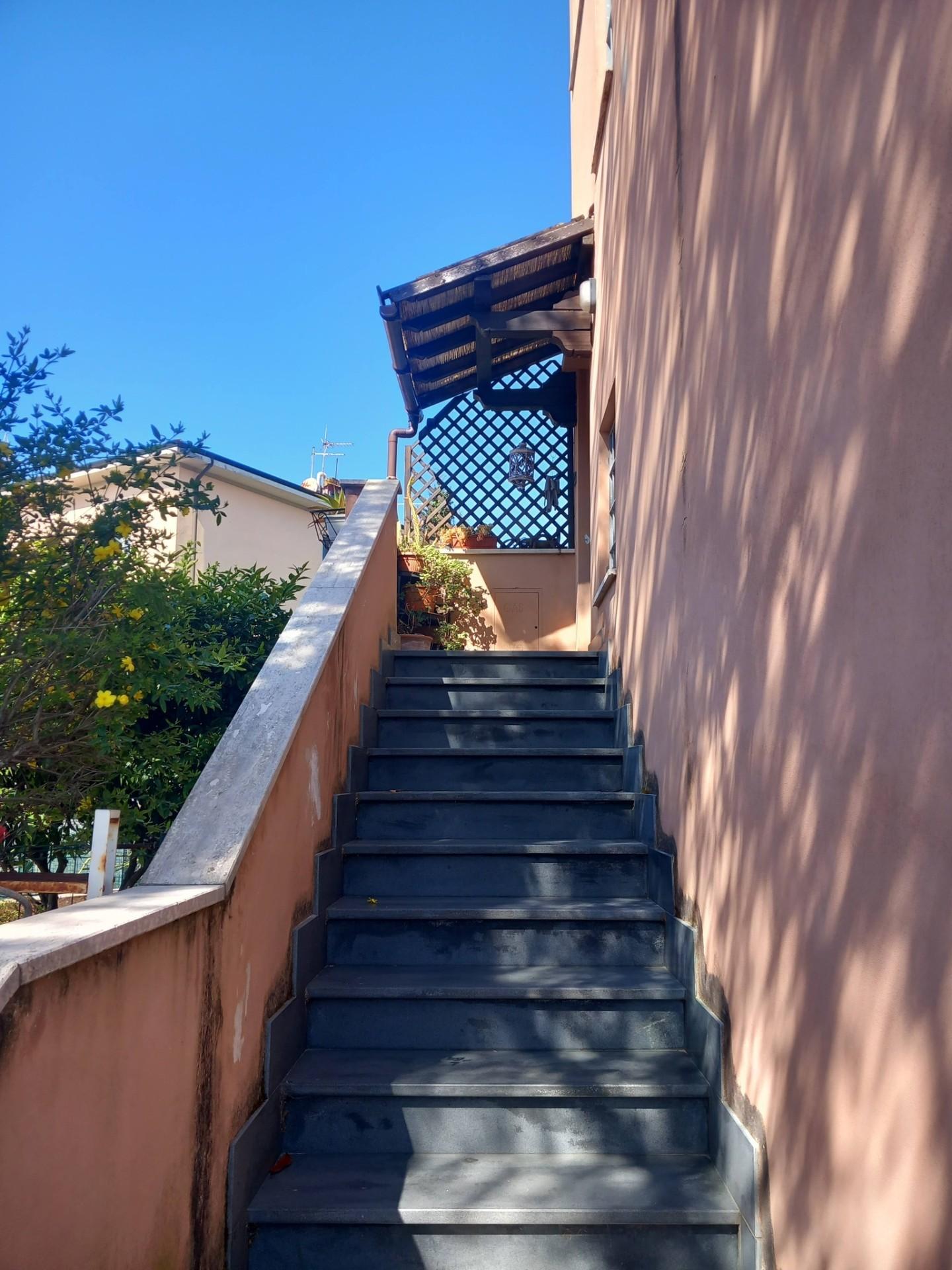 Villa Quadrifamiliari con giardino, Pisa porta a mare