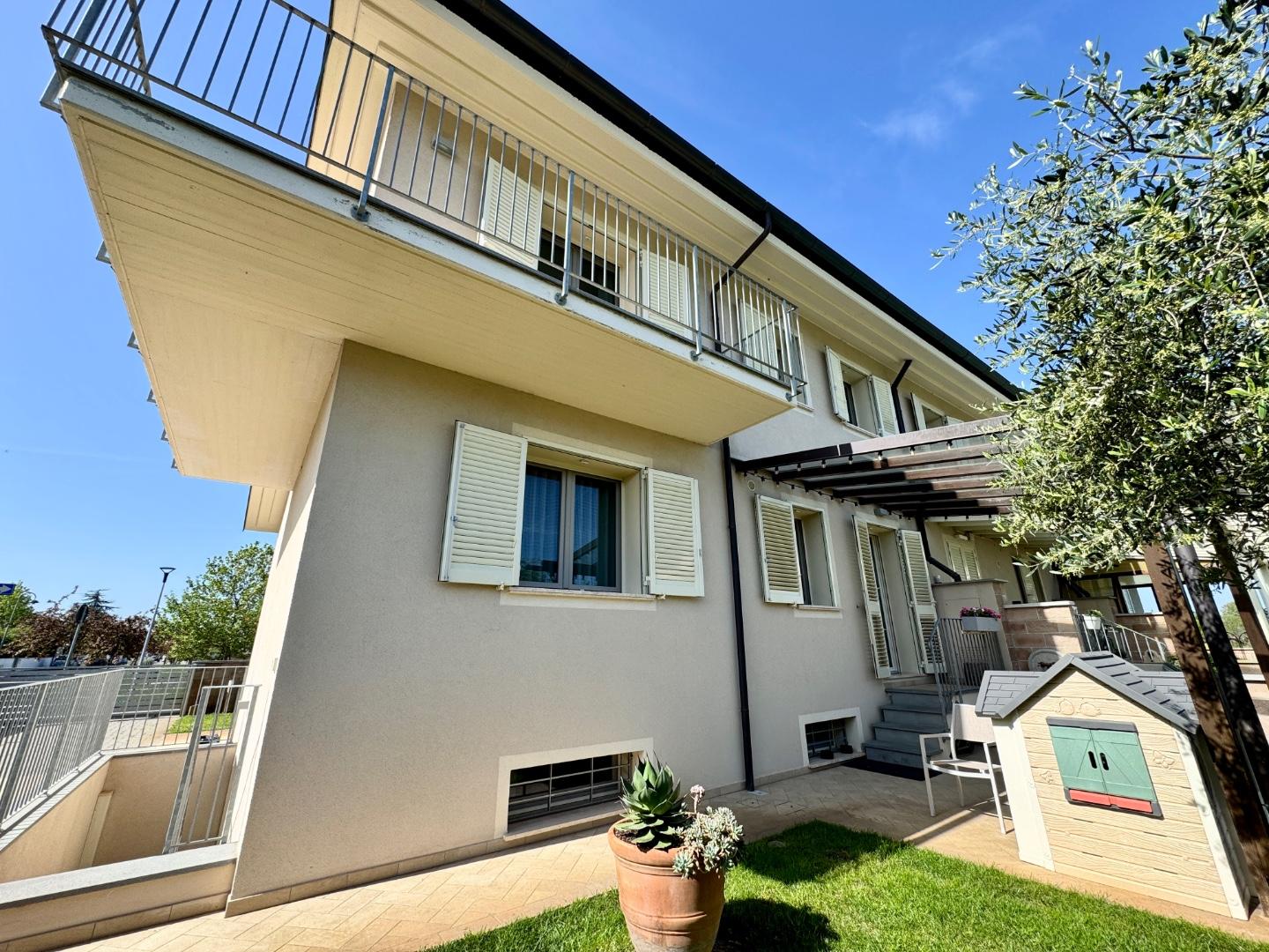 Villa con giardino, San Giuliano Terme gello