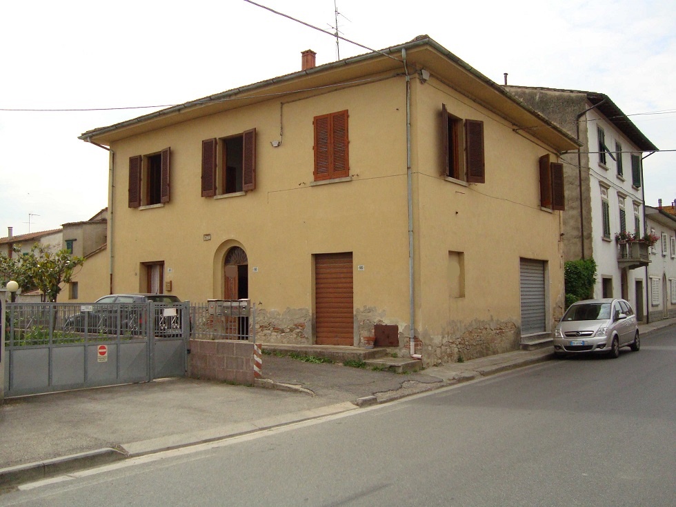 Casa indipendente con giardino in via zara, San Miniato