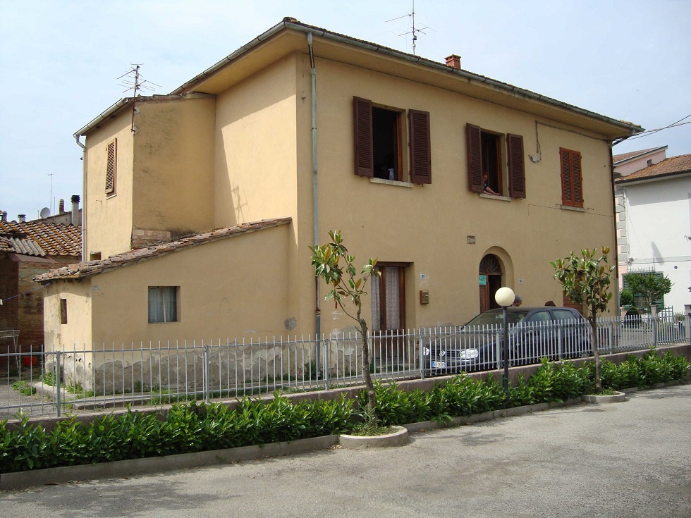 Casa indipendente con giardino in via zara, San Miniato