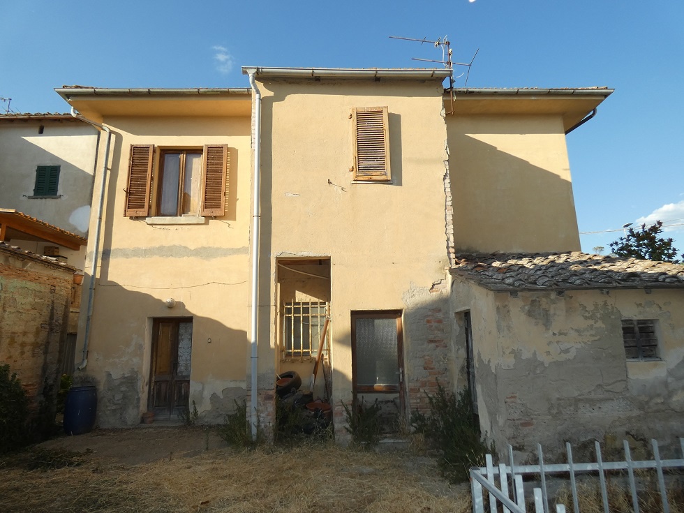 Casa indipendente con giardino in via zara, San Miniato