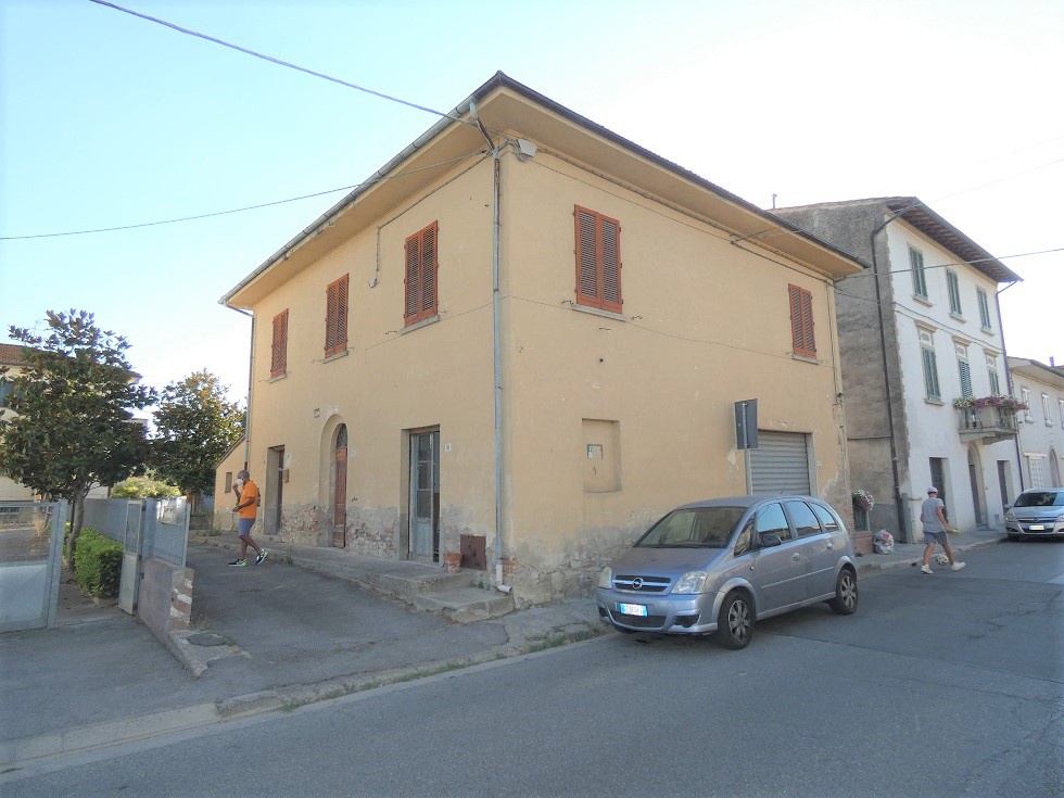 Casa indipendente con giardino in via zara, San Miniato