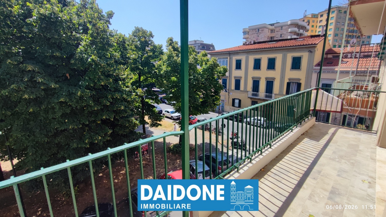 Quadrilocale ristrutturato in piazza della vittoria, Livorno