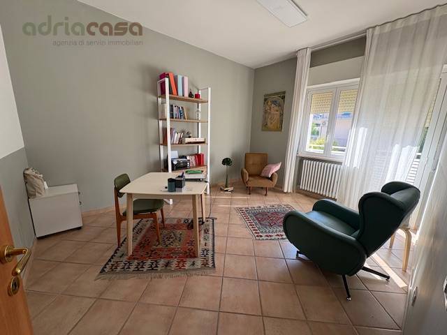 Studio/Ufficio in affitto a Riccione