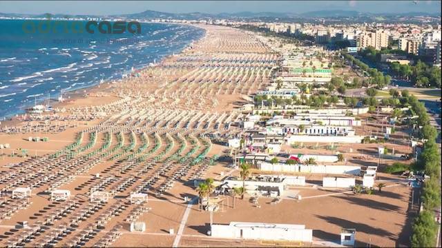 Locale commerciale in affitto a Riccione