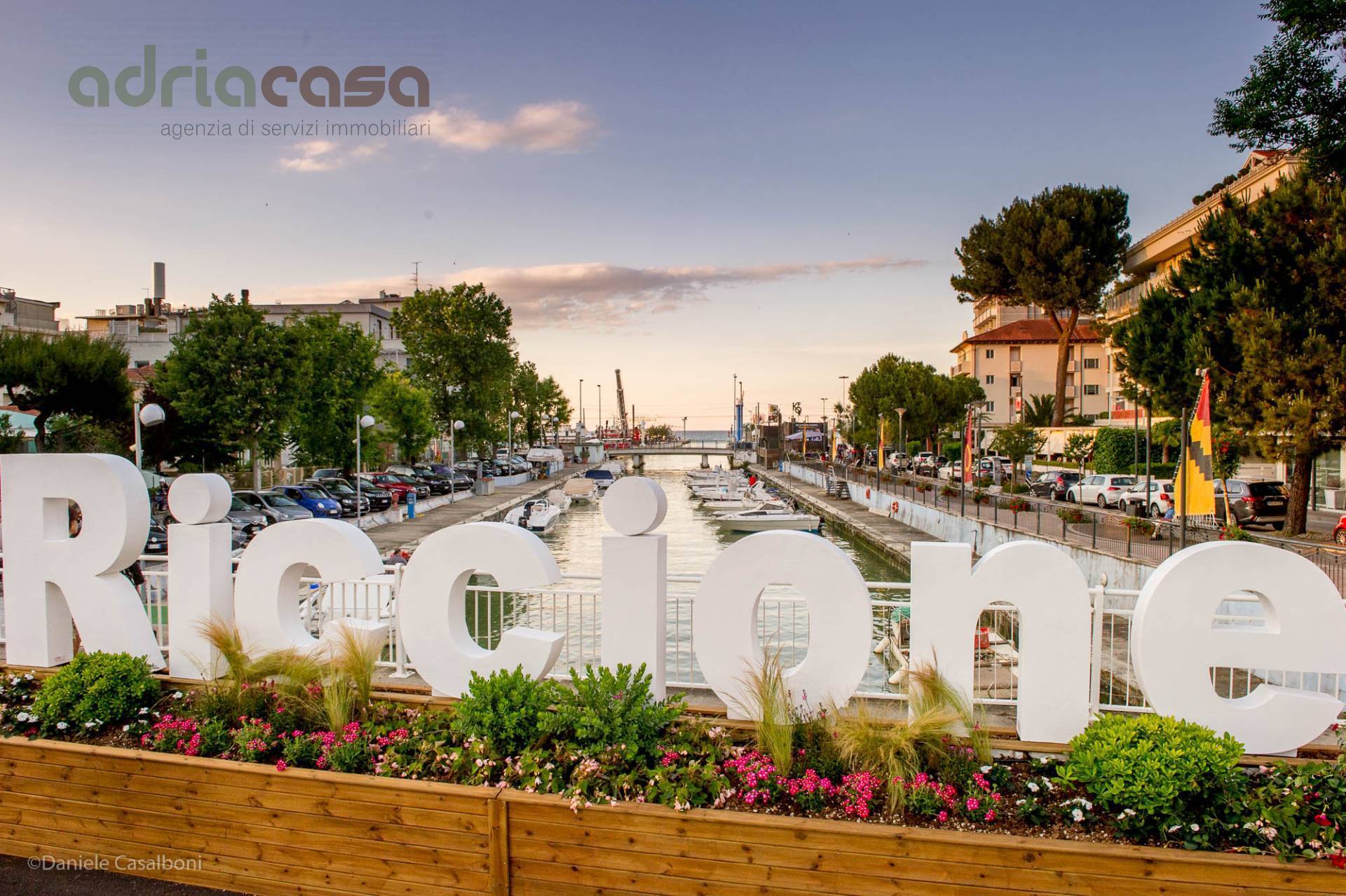 Locale commerciale in vendita a Riccione