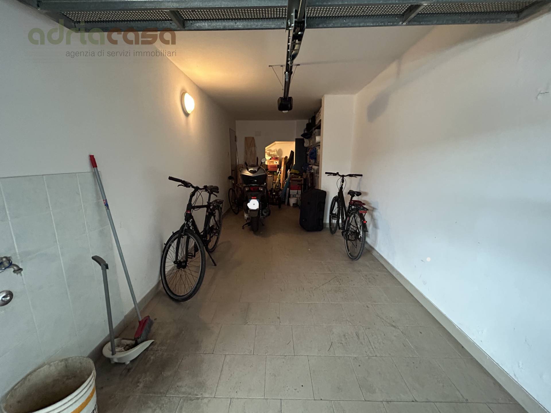 Box o garage in affitto a Riccione