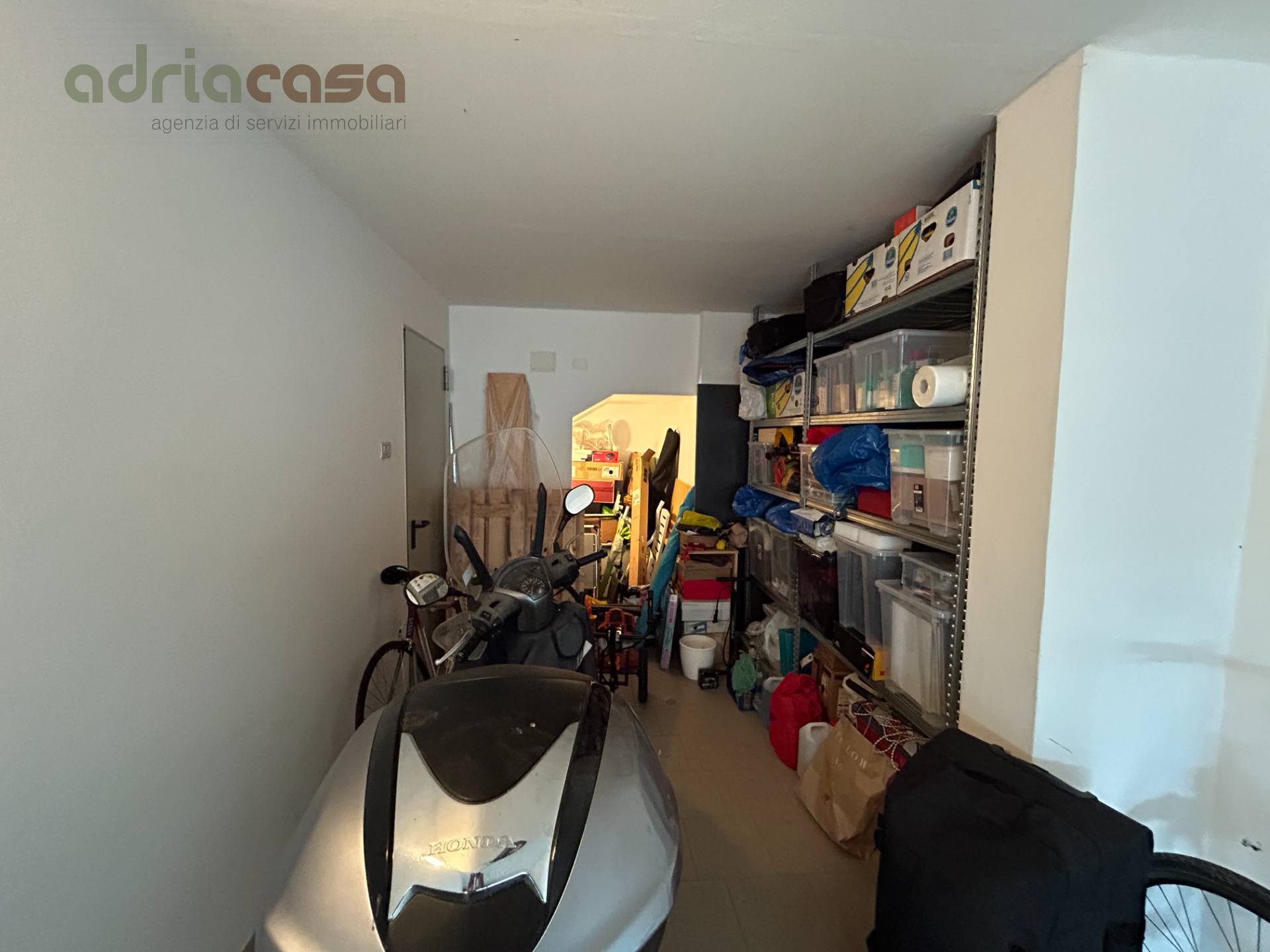 Box o garage in affitto a Riccione