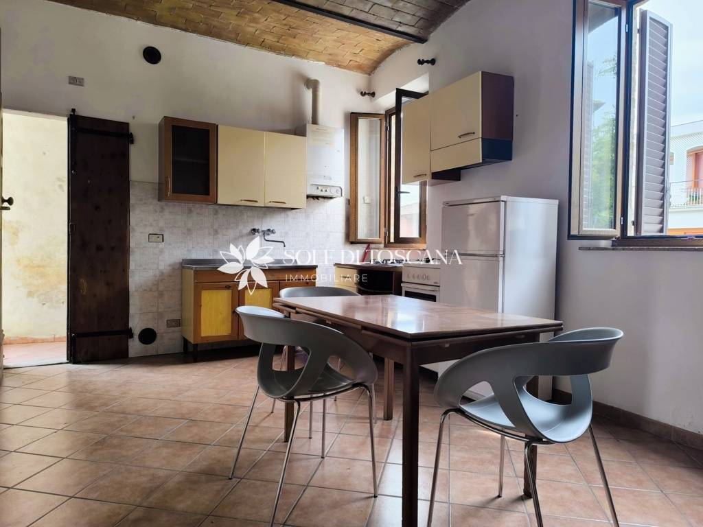 Appartamento indipendente in vendita a Montalcino, Torrenieri