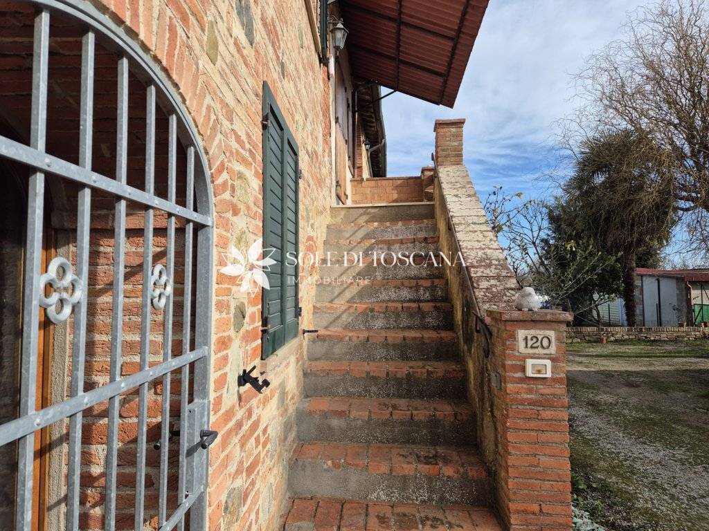 Casa semi indipendente in vendita a Sinalunga