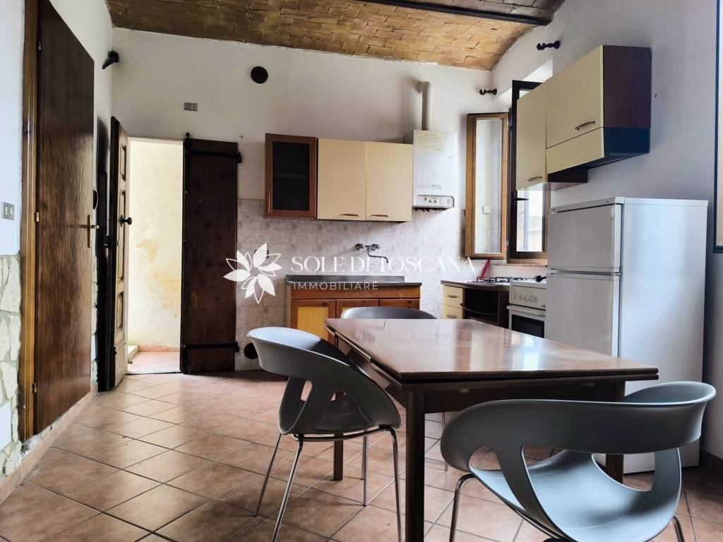 Appartamento indipendente in vendita a Montalcino, Torrenieri