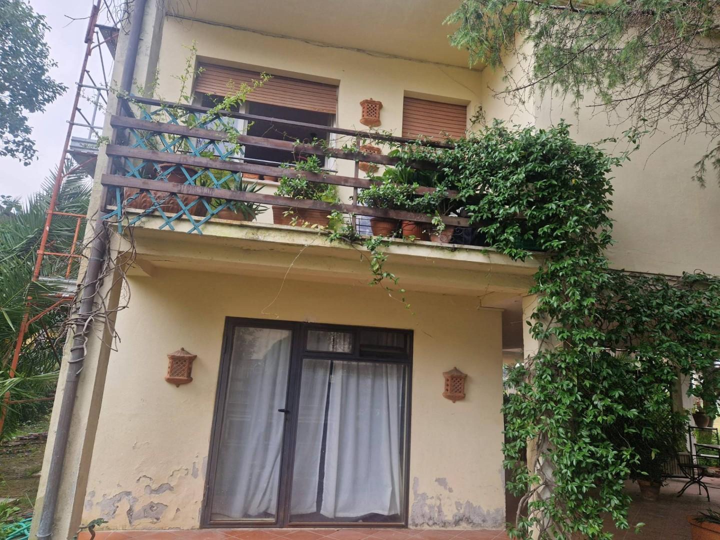 Villa Bifamiliare da ristrutturare, Pisa san giusto
