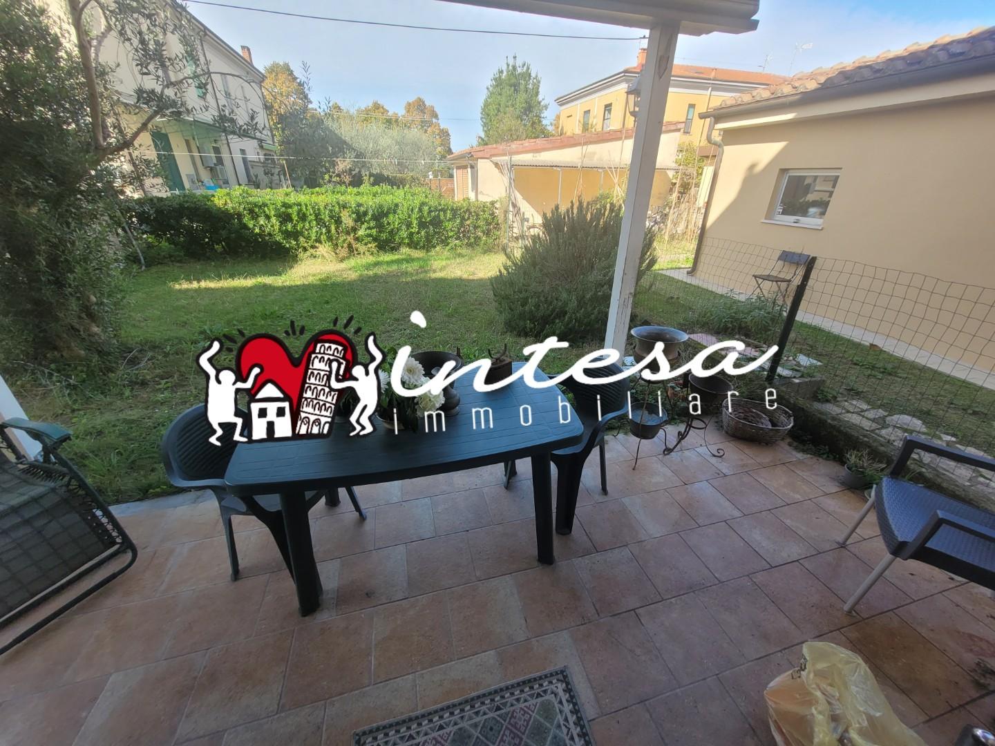 Villa Quadrifamiliari con giardino, Pisa ingegneria