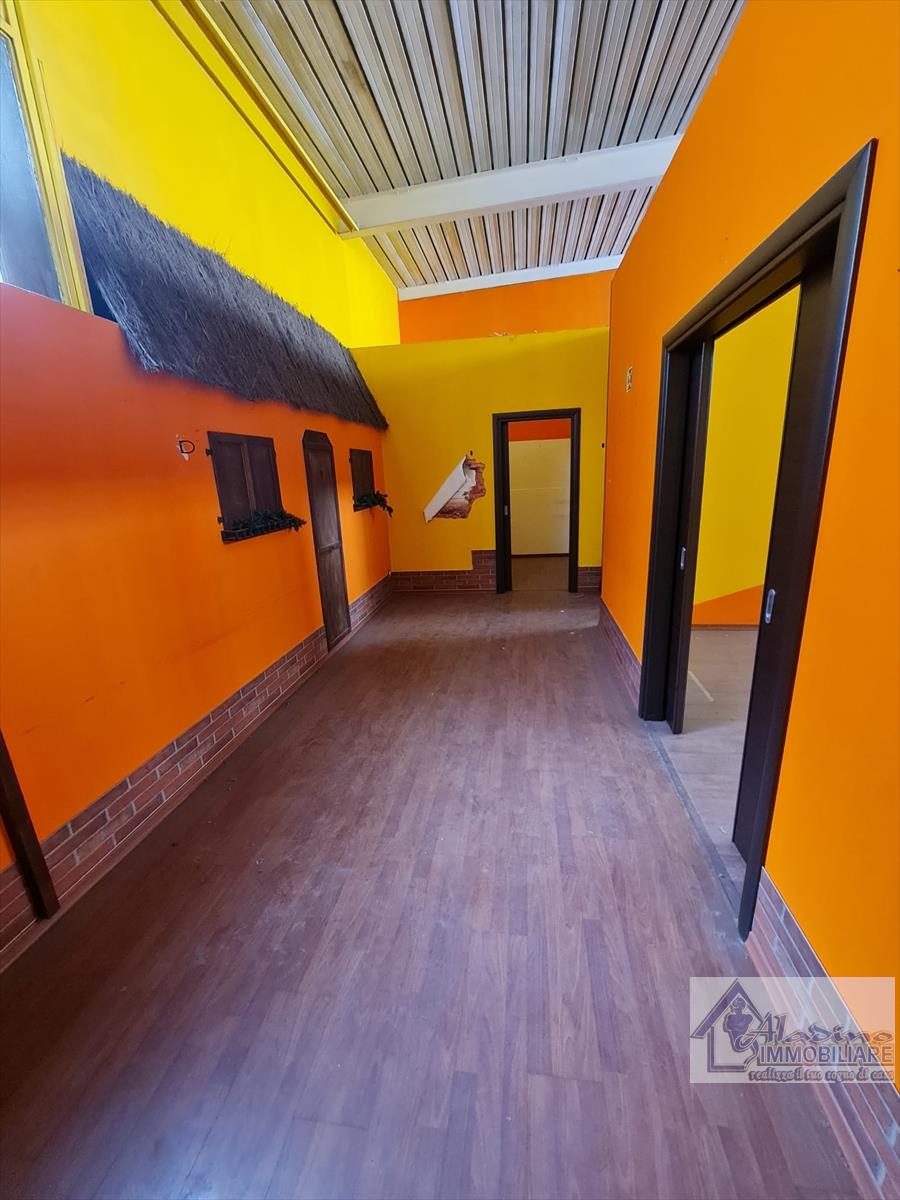 Capannone in affitto in via discesa stazione archi, Reggio Calabria
