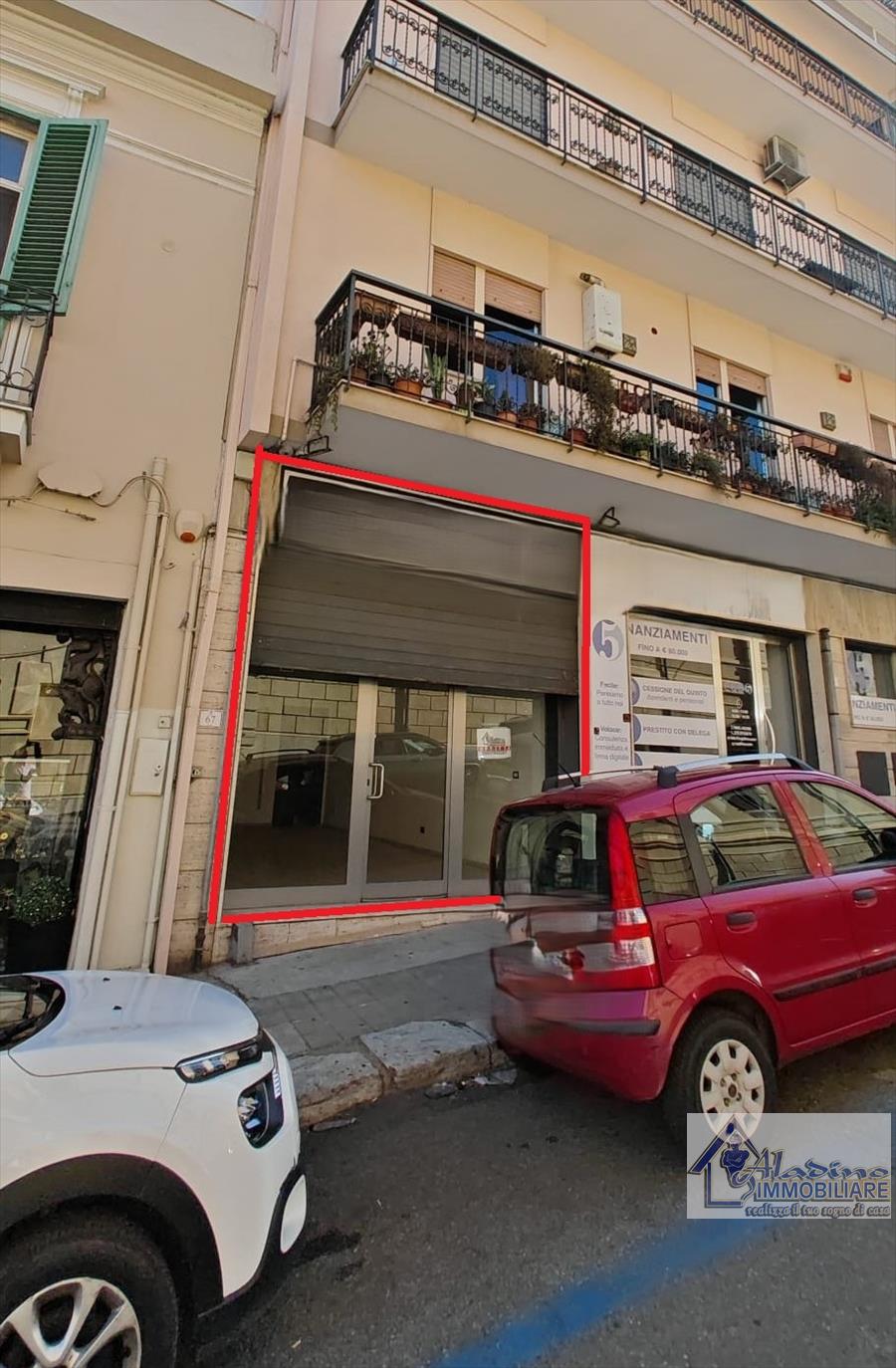 Locale commerciale in vendita in via osanna, Reggio Calabria