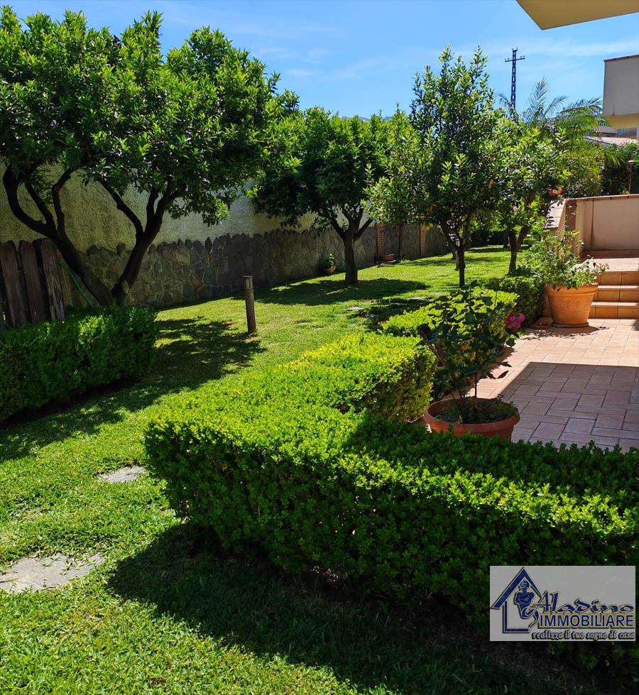 Villa con giardino in via ravagnese, Reggio Calabria