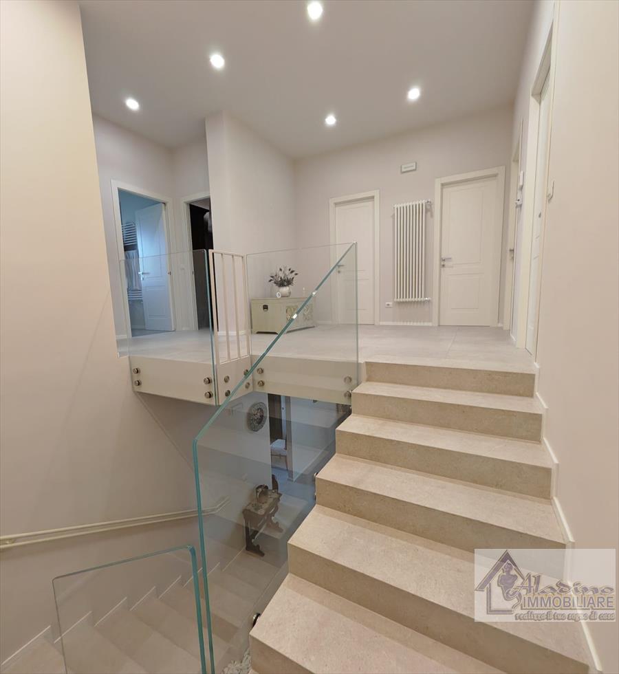 Villa con giardino in via ravagnese, Reggio Calabria