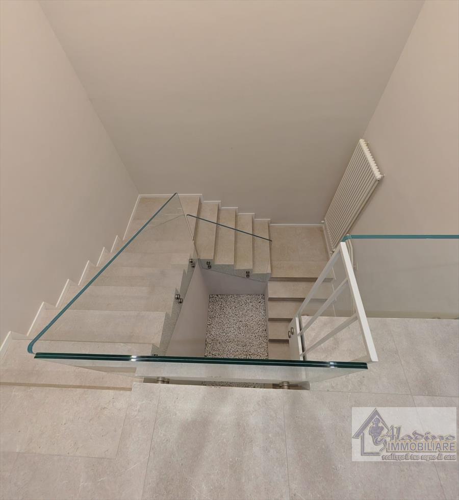 Villa con giardino in via ravagnese, Reggio Calabria