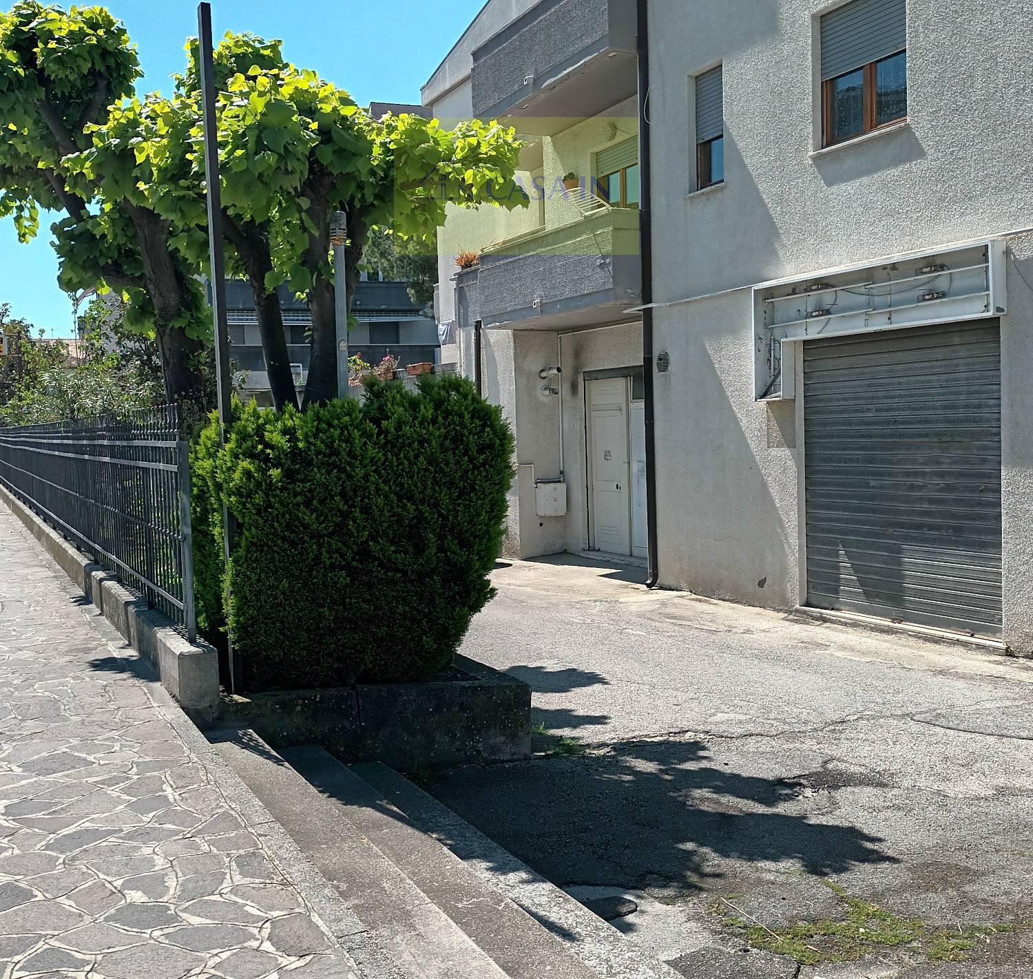 Magazzino in vendita a Silvi