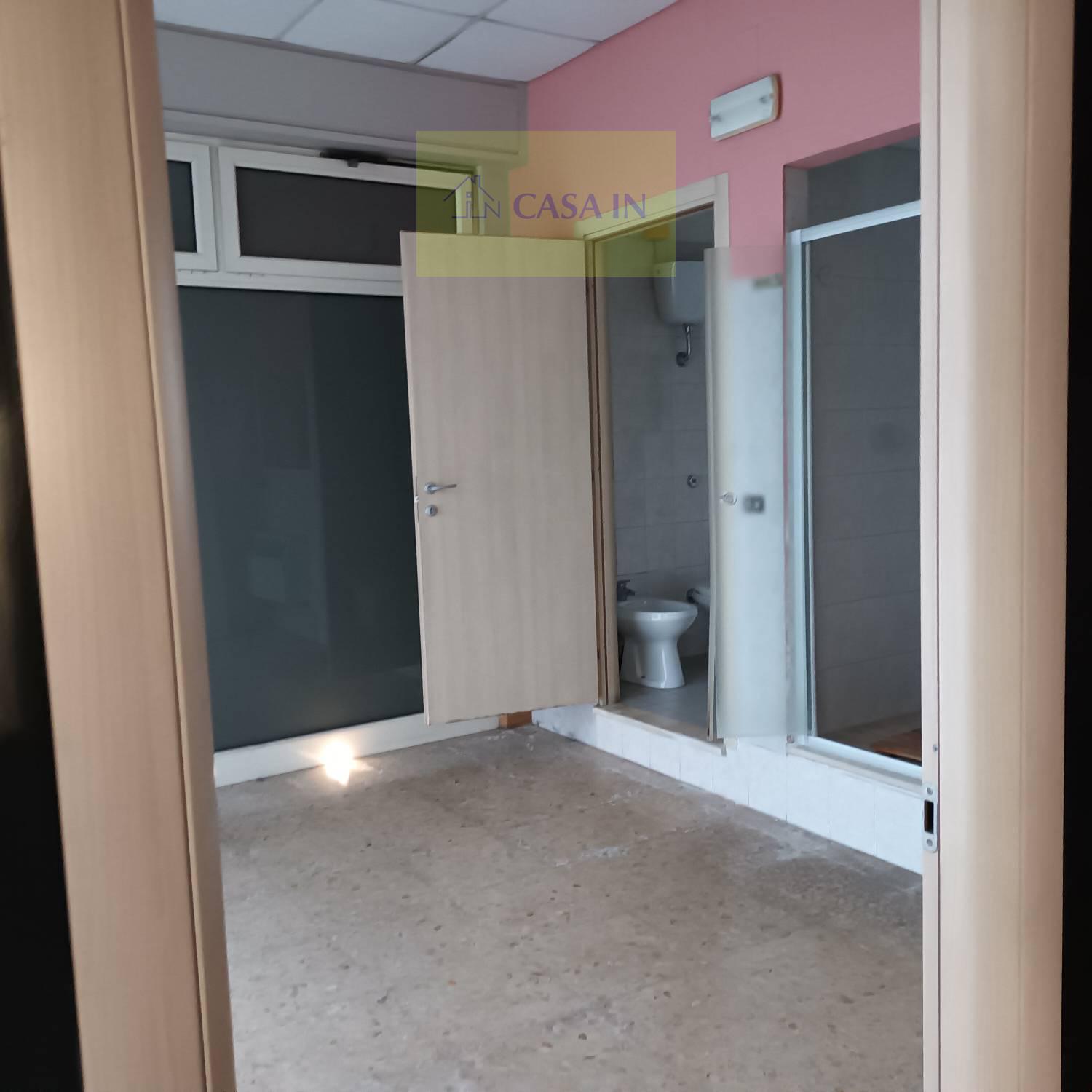 Magazzino in vendita a Silvi