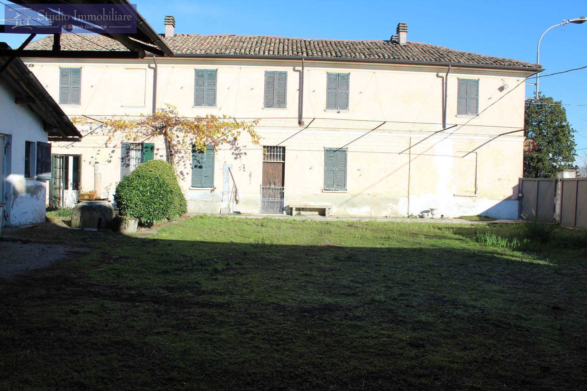 Casa indipendente da ristrutturare a Castelletto di Branduzzo
