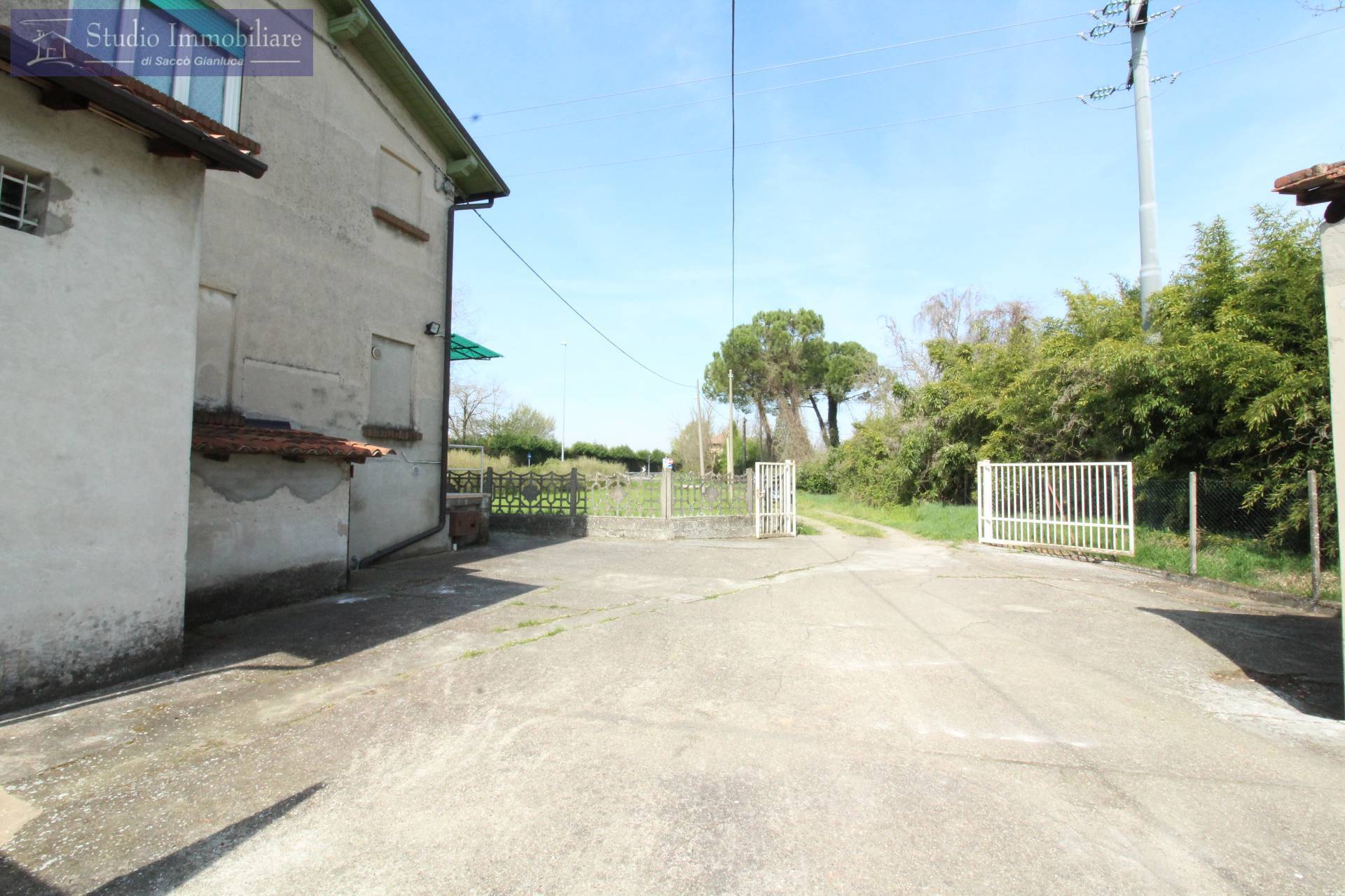 Casa indipendente in vendita a Bressana Bottarone