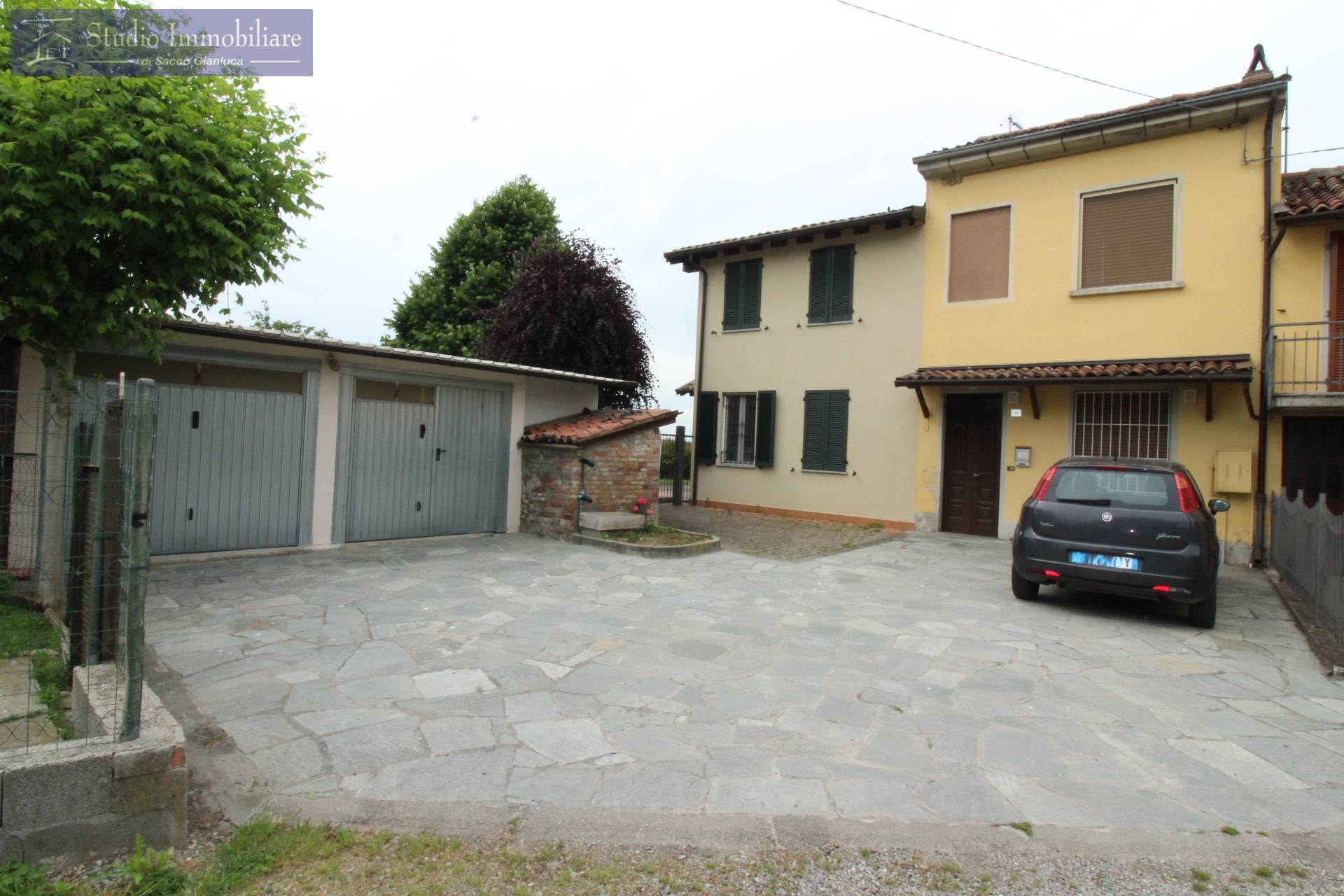 Casa semindipendente in vendita a Robecco Pavese