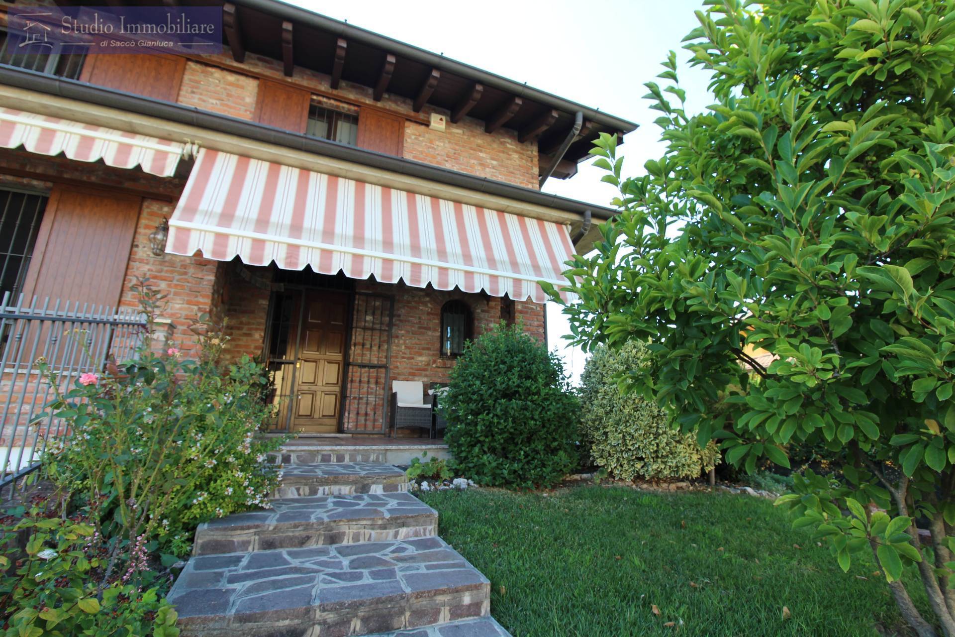 Porzione di villa bifamigliare in vendita a Bressana Bottarone