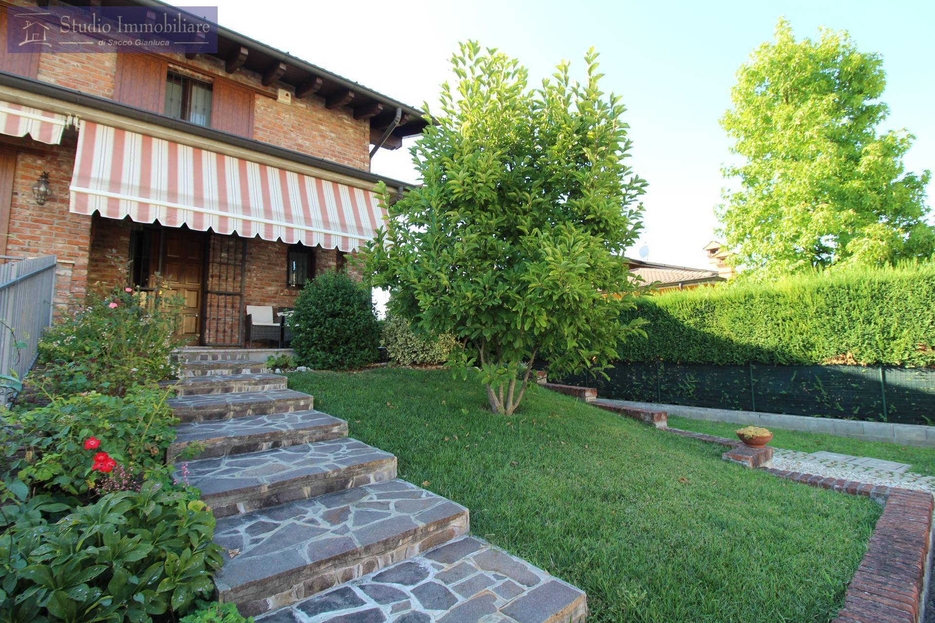 Porzione di villa bifamigliare in vendita a Bressana Bottarone