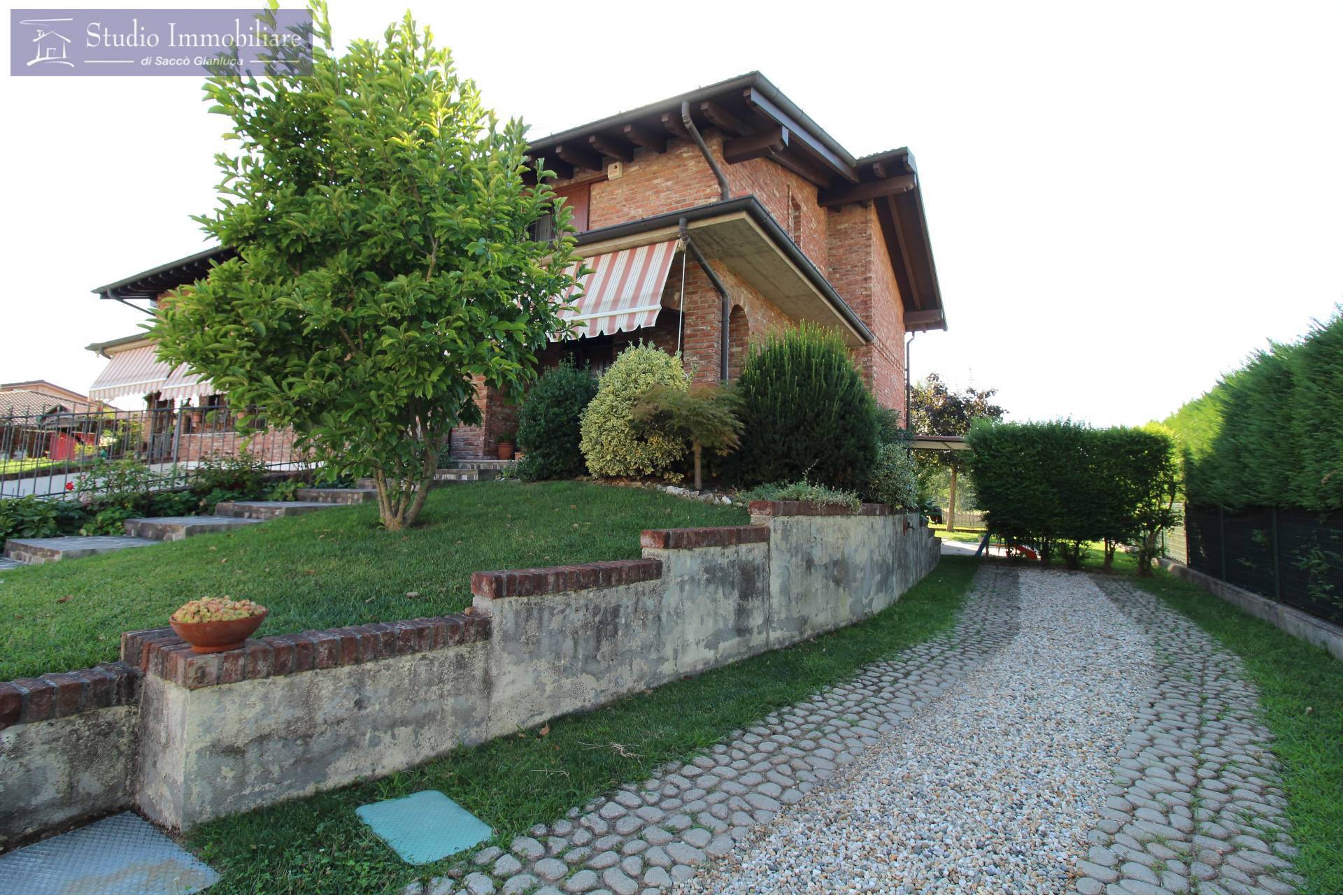 Porzione di villa bifamigliare in vendita a Bressana Bottarone