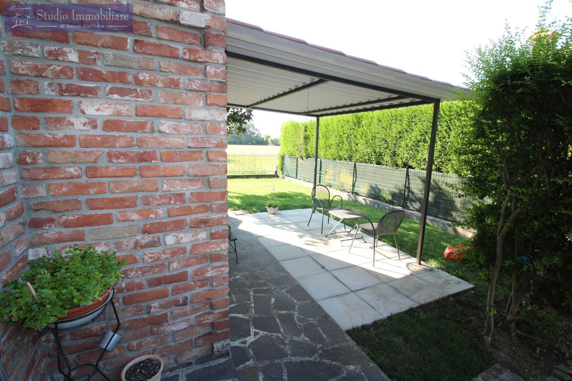 Porzione di villa bifamigliare in vendita a Bressana Bottarone