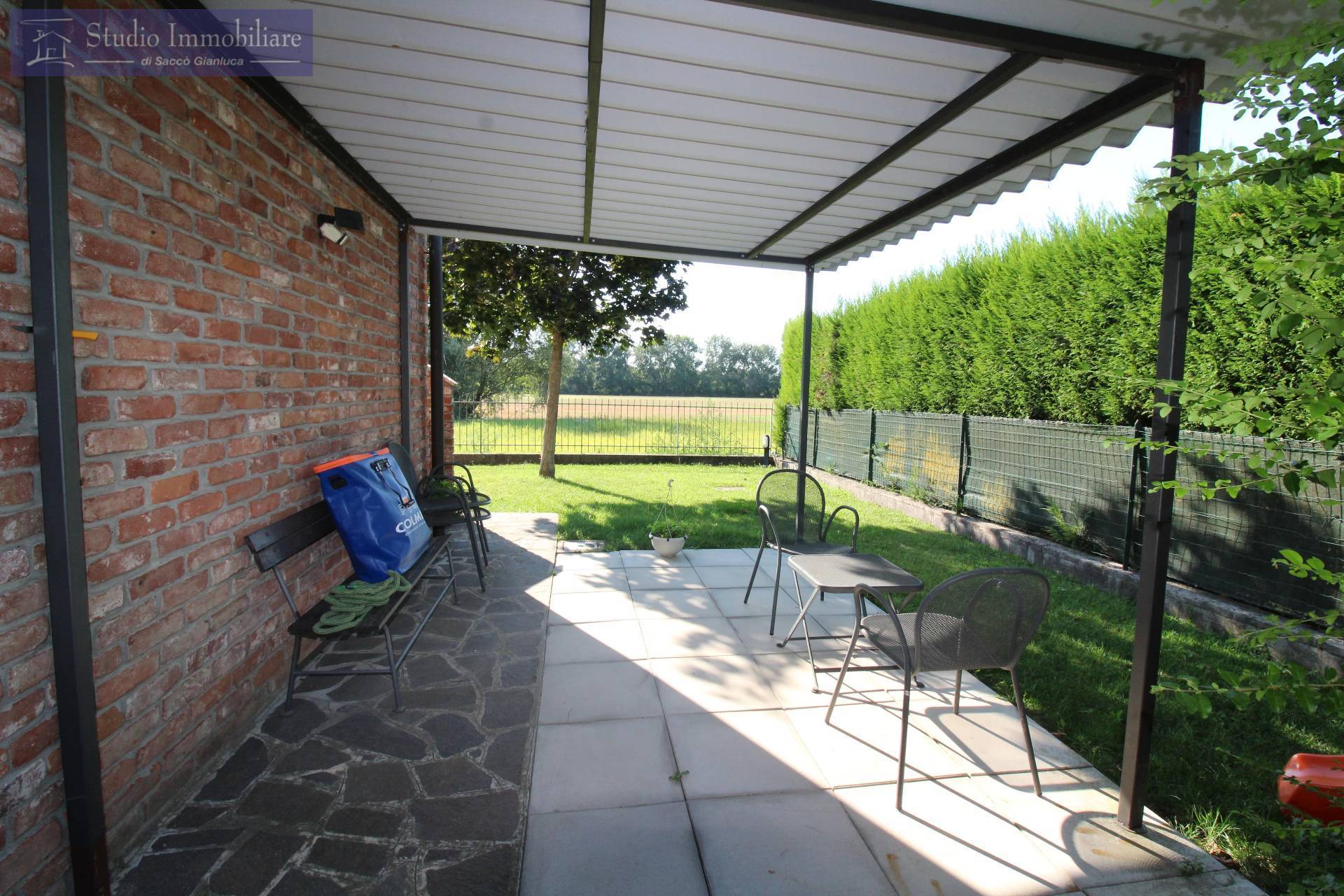 Porzione di villa bifamigliare in vendita a Bressana Bottarone