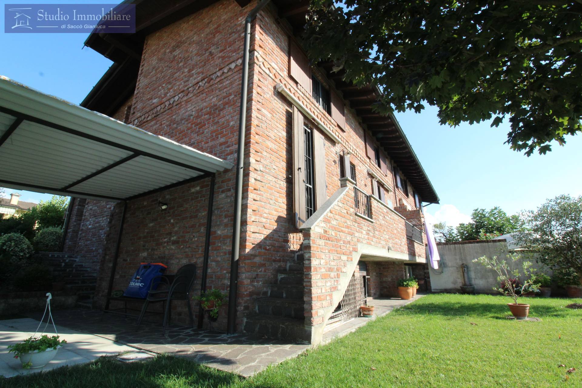 Porzione di villa bifamigliare in vendita a Bressana Bottarone