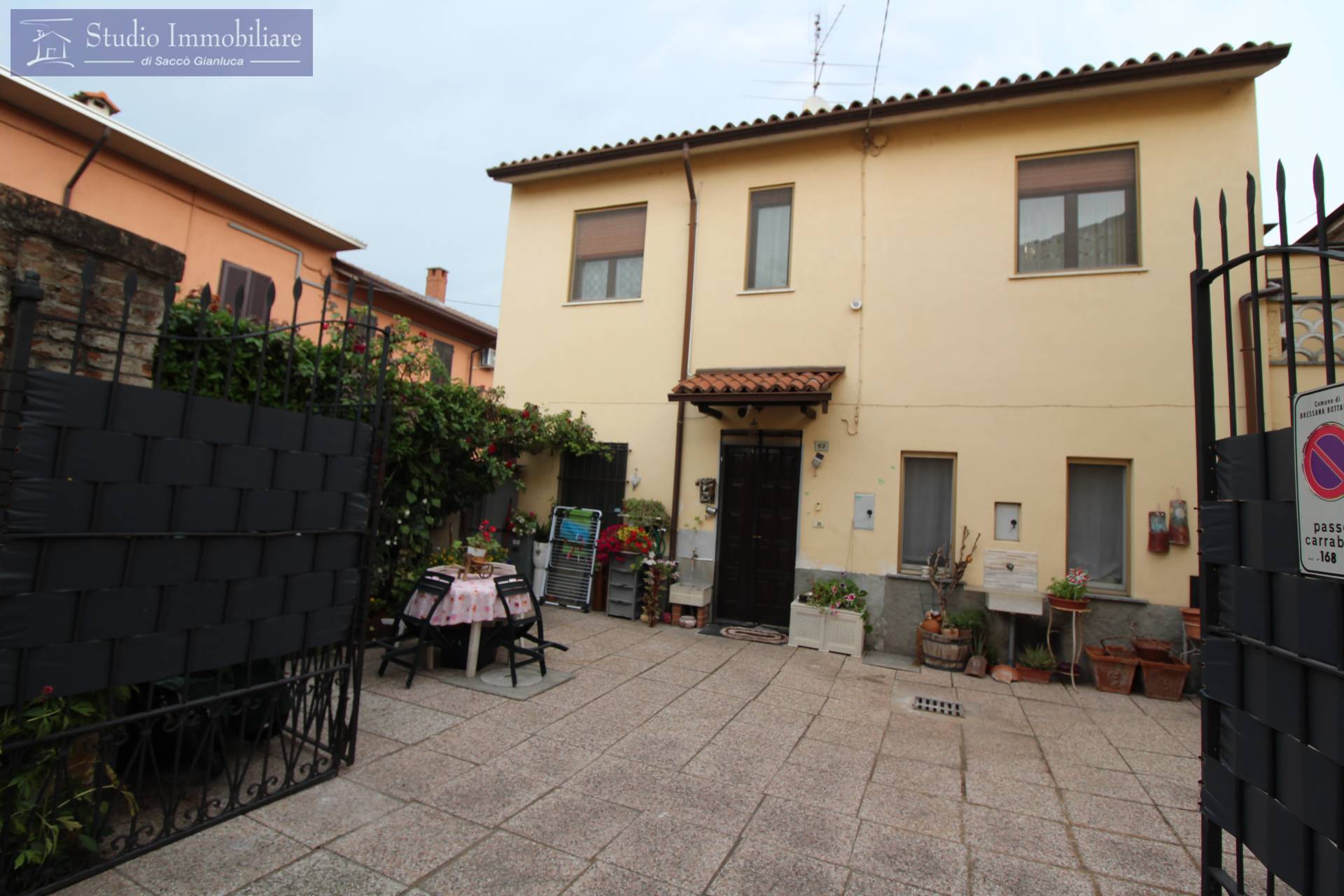 Casa di Paese in vendita a Bressana Bottarone