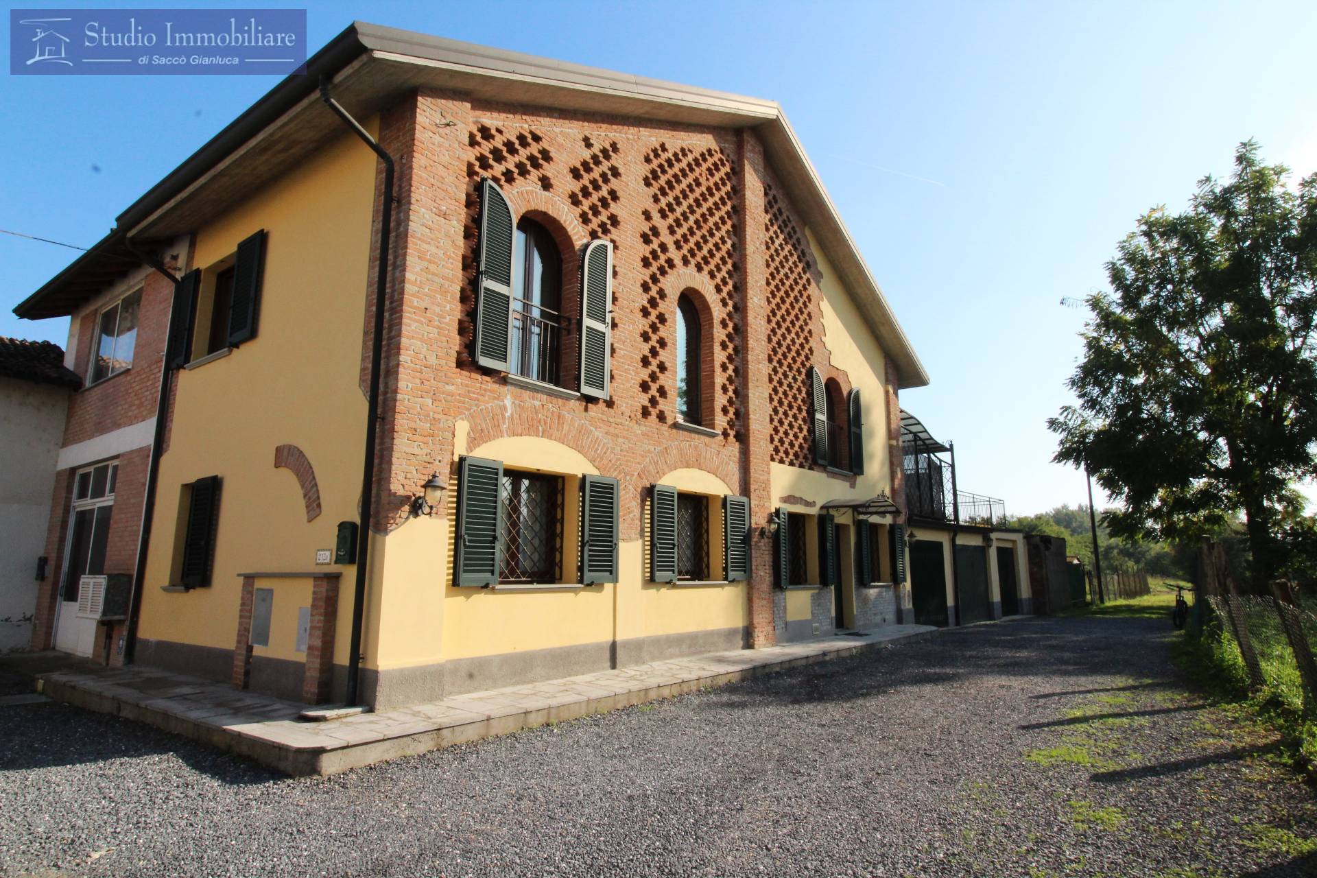 Rustico / casale in vendita a Bressana Bottarone