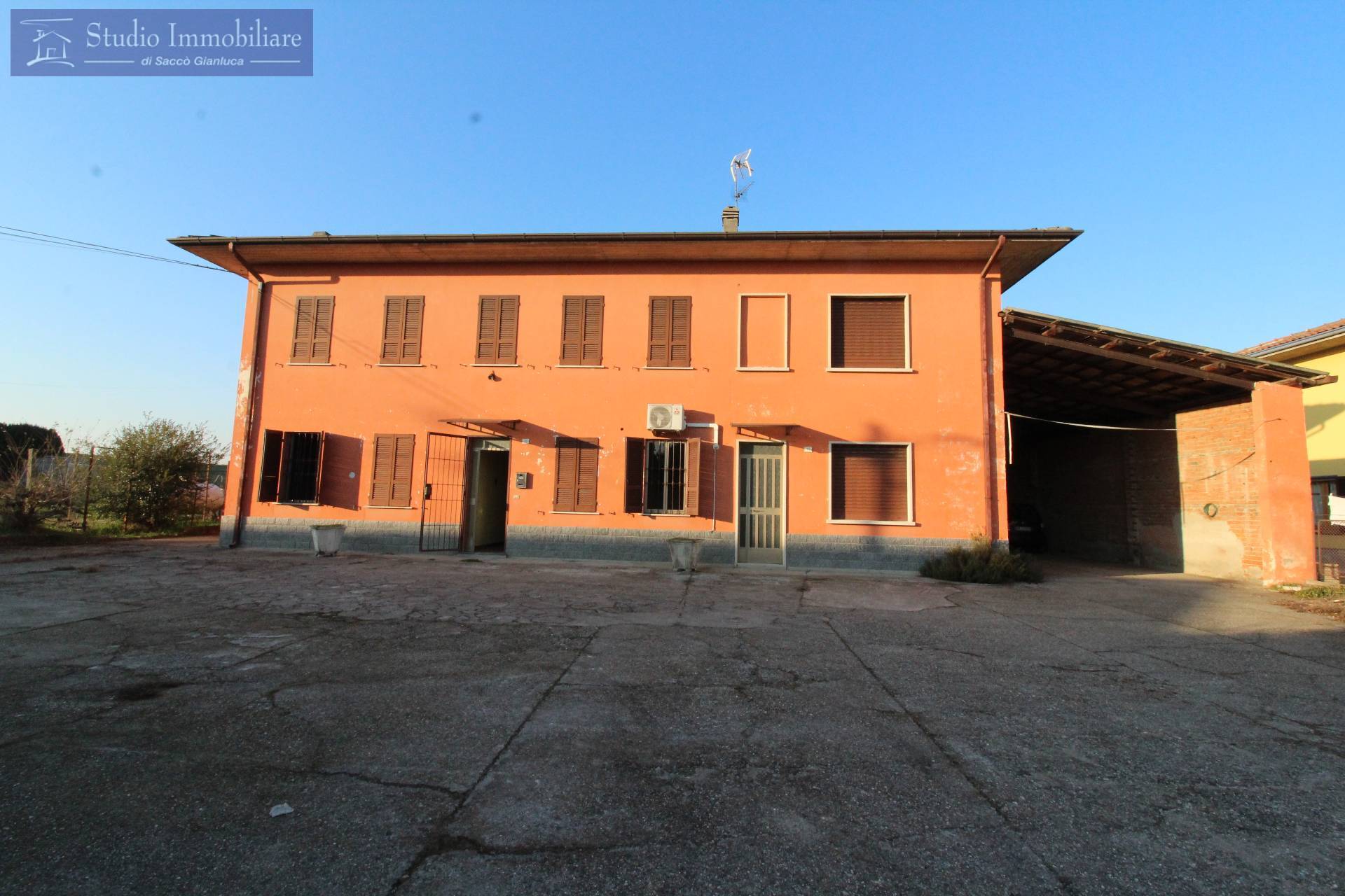 Casa indipendente in vendita a Rea