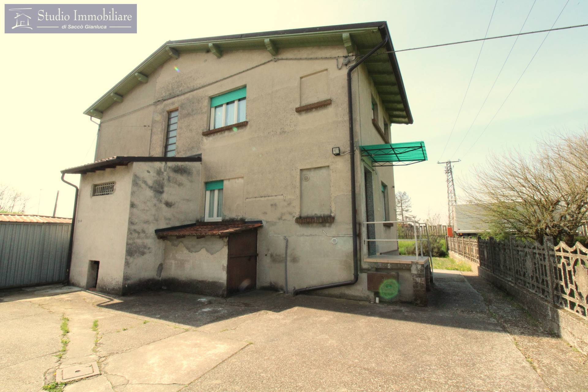 Casa indipendente in vendita a Bressana Bottarone