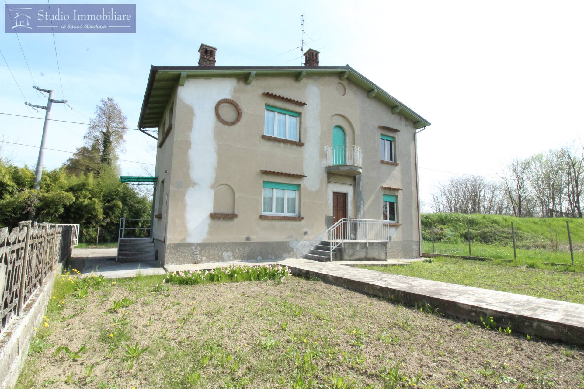 Casa indipendente in vendita a Bressana Bottarone